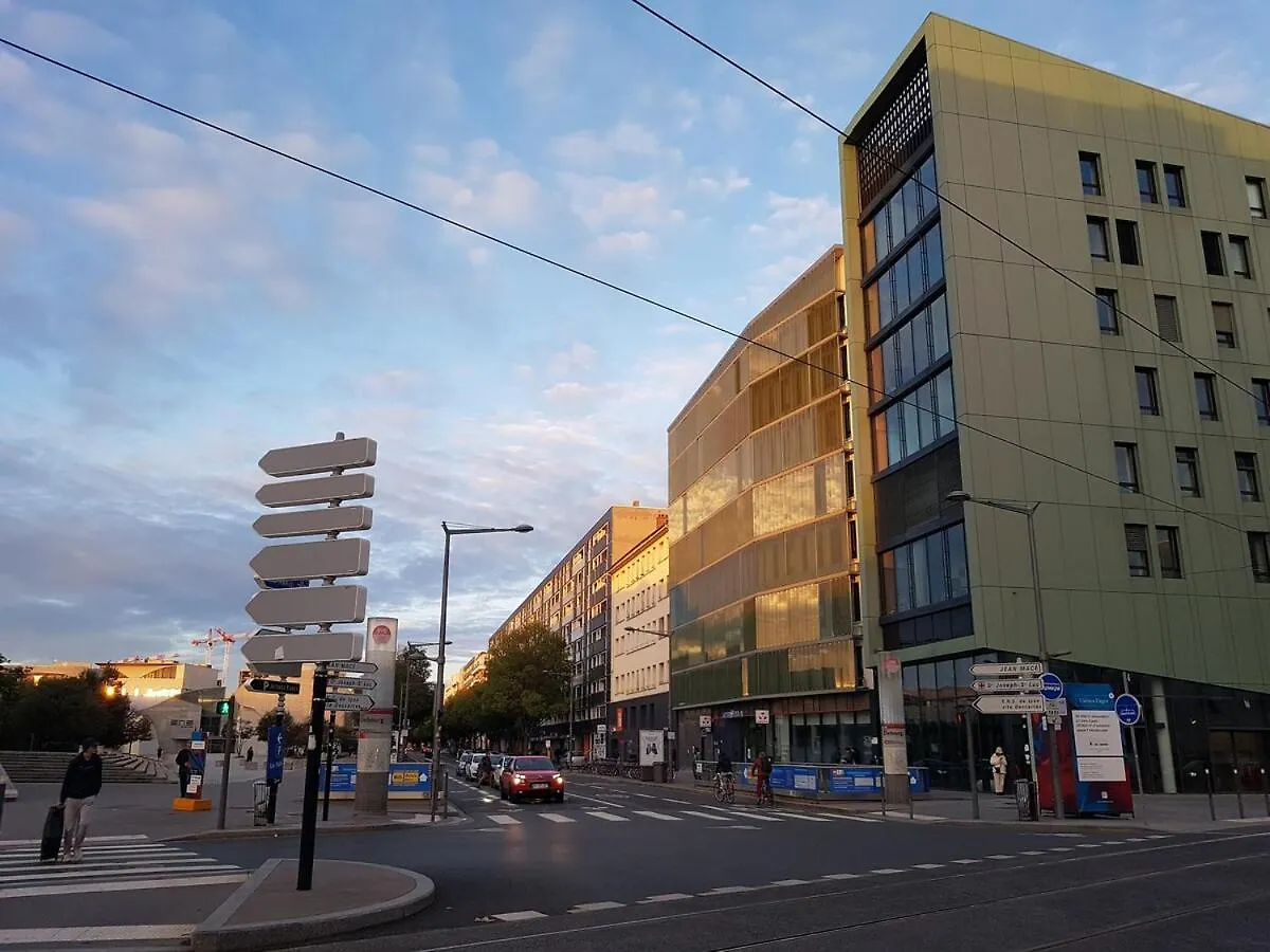 Duplex Cosy - 3 Chambres Avec Garage, Balcon Et Clim Lyon Frankrijk