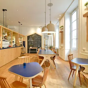 Away Hostel&coffee Shop Hostel